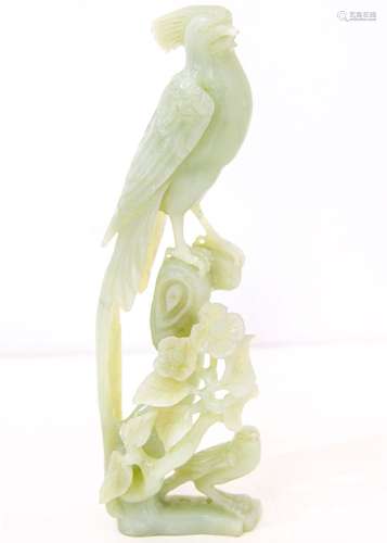 Statuette of light green jade. Birds. H Cm 25. Without base. Small Shortcomings.