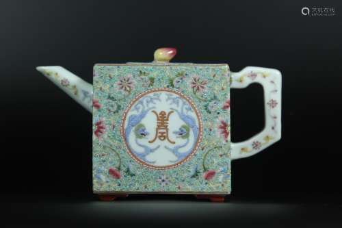 A Chinese Famille-Rose Porcelain Tea Pot