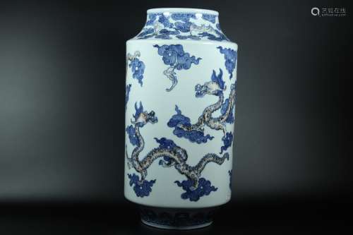 A Chinese Blue and White Porcelain Vase