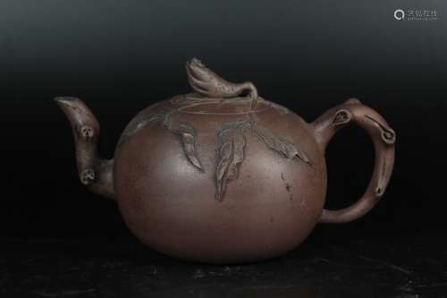 A Chinese Yixing Clay Tea Pot