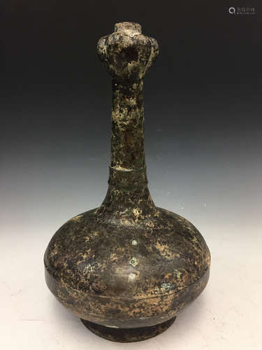 Chinese bronze vase.