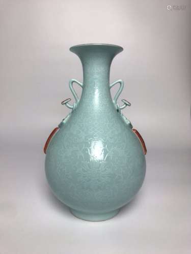 A Chinese Turquoiseglazed Porcelain Vase