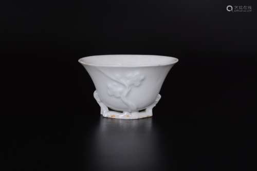 A Chinese Dehua White Glazed Porcelain Cup
