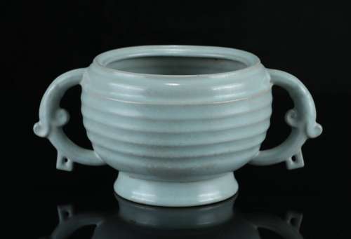 A Chinese Ru-Type Porcelain Incense Burner