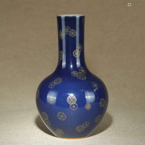 A Chinese Blue Glazed Porcelain Vase