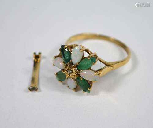 A 9ct yellow gold cluster flower ring