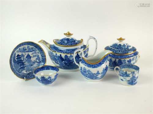 A Caughley/Coalport tea service in the Pagoda pattern