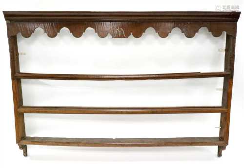 A George III country oak kitchen dresser plate / delft rack