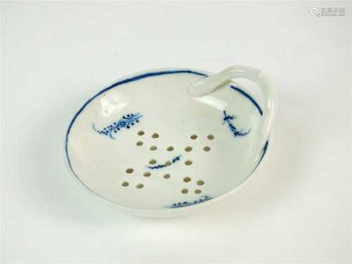 A Caughley 'Locre Sprigs' porcelain egg drainer