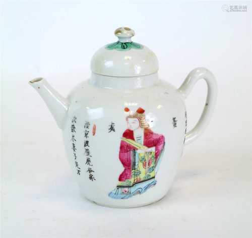 A Qing period Chinese export porcelain teapot and cover