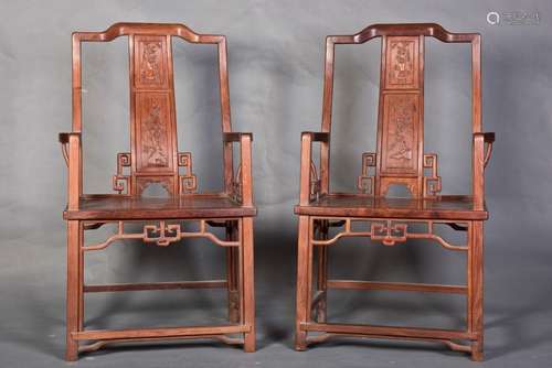 A PAIR OF CHINESE HUANGHUALI OR HARDWOOD CHAIRS