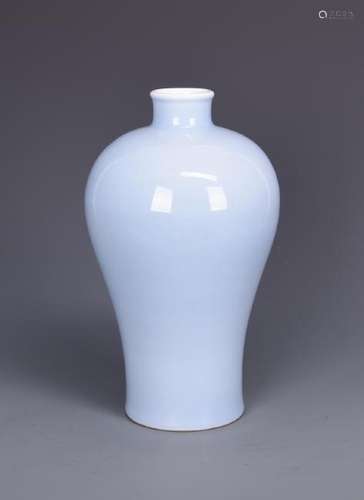 A CLAIR-DE-LUNE-GLAZED VASE, MEIPING