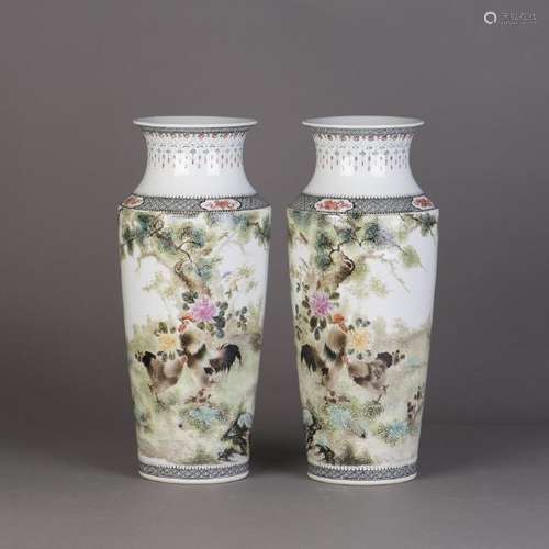 A PAIR OF FAMILLE ROSE PORCELAIN VASES