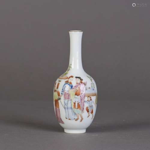 A SMALL FAMILLE ROSE 'FIGURAL' BOTTLE