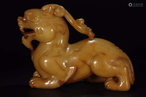 YELLOW HETIAN JADE RUI BEAST ORNAMNET