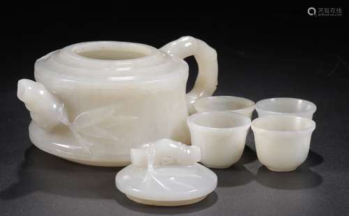 WHITE HETIAN JADE BAMBOO PATTERN TEA POT & 4 CUPS