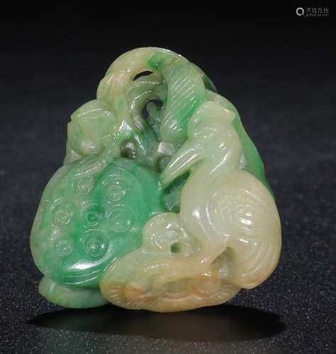 OLD JADEITE LUTOS FLOWER PENDANT