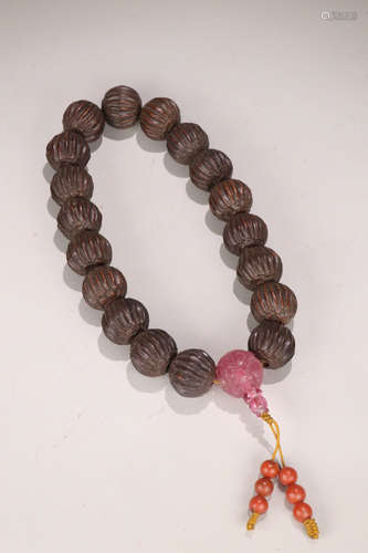 A CHENXIANG WOOD MELON SHAPED  EIGHTEEN BEADS ROSARY