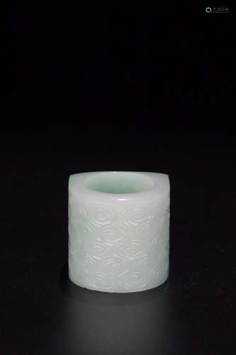 AN OLD  JADEITE COULD PATTERN RING