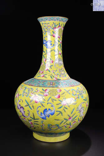 A YELLOW GLAZE FAMILLE ROSE 'FUSHOUMIANCHANG' VASE