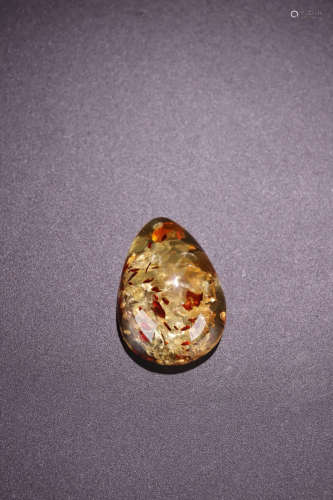 A AMBER RANDOM SHAPED PENDANT