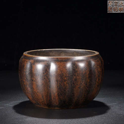 A 'XUANDE'MARK BRONZE PETALSHAPED CENSER