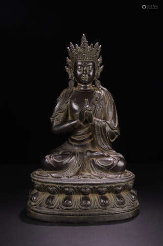 A BRONZE 'GUANYIN'FIGURE