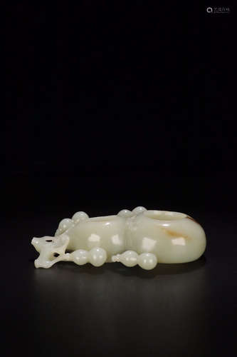 A HETIAN JADE 'DUOZIDUOFU'GOURD SHAPED BRUSH WASHER