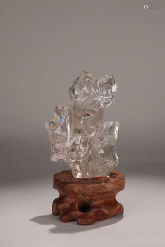 A CRYSTAL RANDOM SHAPED ORNAMENT