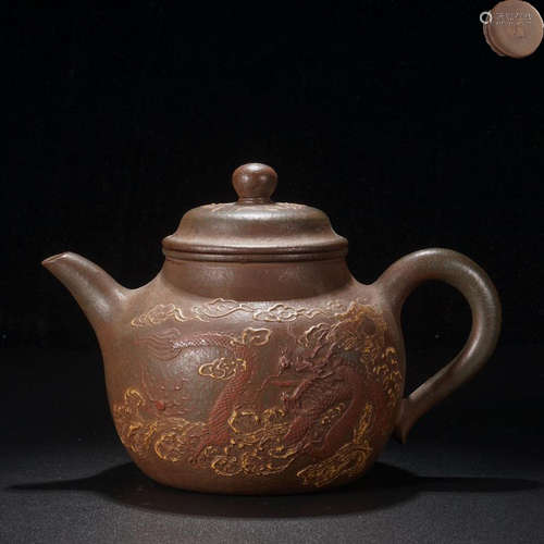 A 'QIANLONG' MARK OLD PURPLE CLAY DRAGON PATTERN PEOTRY POT