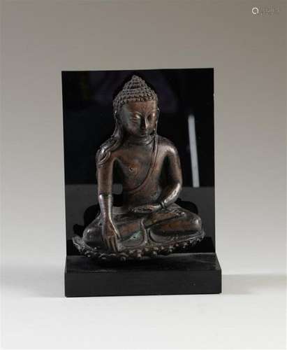 CHINE Statuette en cuivre représentant le bouddha …