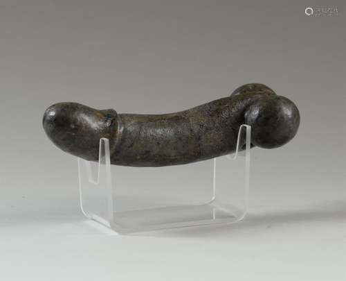 CHINE Phallus en jade vert. Patine ancienne. Long.…