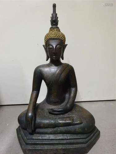 GRANDE SCULPTURE DE BOUDDHA EN BRONZE Style Thaïla…