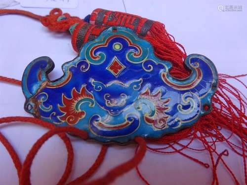 PENDENTIF EN CUIVRE EMAILLE A LA CHAUVE SOURIS / B…