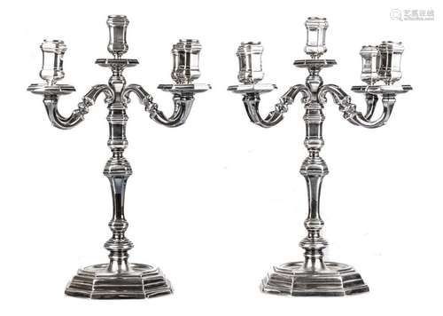 PAIRE DE CANDELABRES, ITALIE DE STYLE LOUIS XIV