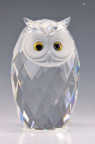 Large crystal sculpture of an owl