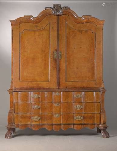 Cabinet/Vielzweckmöbel