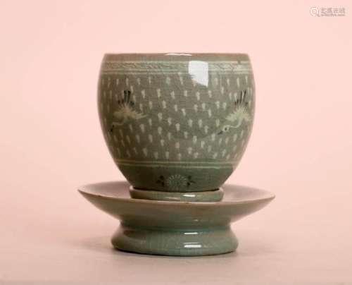 Korean Porcelain Chicken Heart Cup with Holder