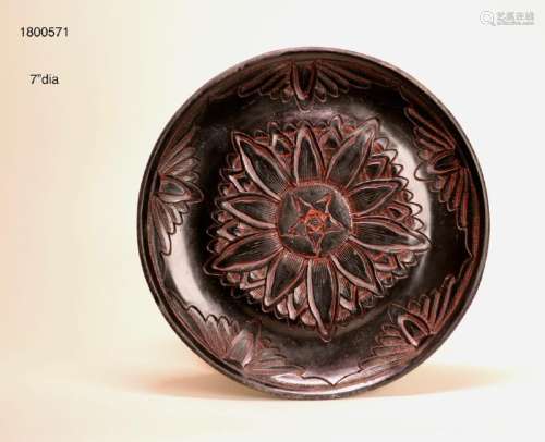 Japanese lacquer Dish with Incised Decoration
