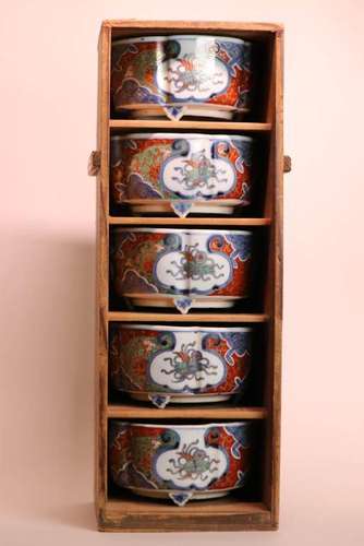 Japanese Imari Lobbed Bowl with Case - Set of Five