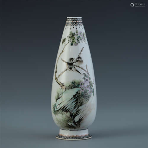 CHINESE PORCELAIN FAMILLE ROSE BIRD AND FLOWER VASE