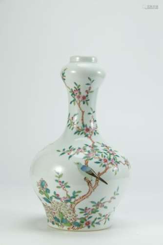 Superb famille rose painted garlic head vase