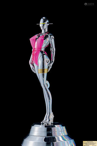 空山基 2011年作 Sexy Robot 001 in Pink Bathing Suit 银铬塑胶