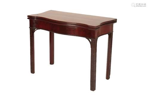 GEORGE III MAHOGANY SERPENTINE CARD TABLE