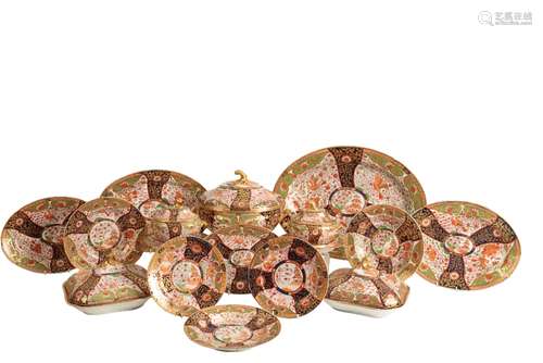 AN EXTENSIVE IMARI PATTERN IRONSTONE DINNER SERVICE