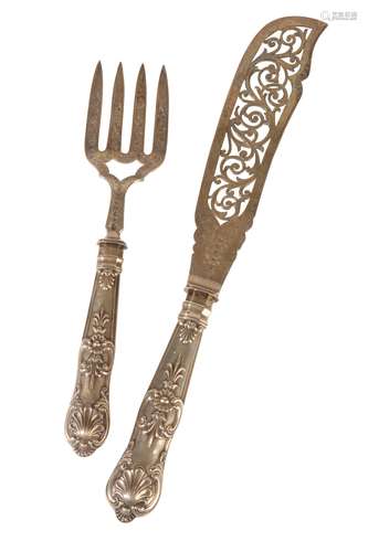 PAIR OF VICTORIAN QUEENS PATTERN SILVER-GILT FISH SERVERS