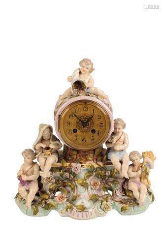 SITZENDORF PORCELAIN CLOCK GARNITURE