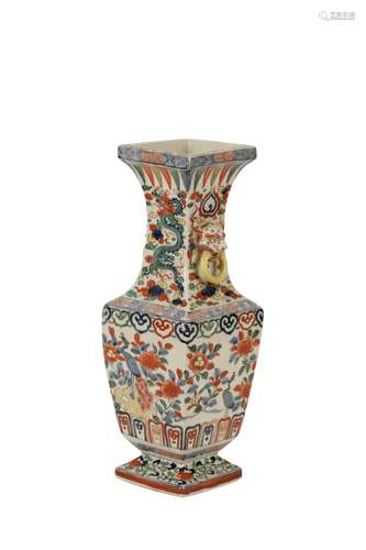 CHINESE WUCAI PORCELAIN VASE