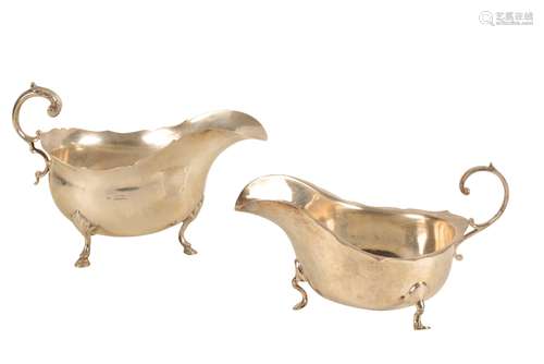 VICTORIAN SILVER SAUCE BOAT