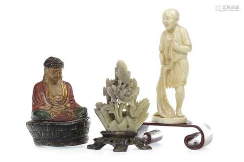 AN EARLY 20TH CENTURY CHINESE SOAPSTONE CARVING AND OTHER ITEMS